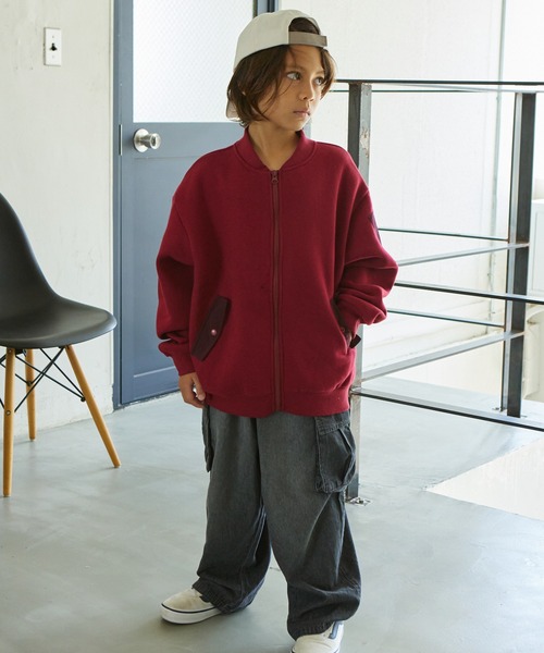 pairmanon（ペアマノン）の「【PAIRMANON STREET】フラップポケット付き ビッグサイズMA-1 ブルゾン（MA-1・キッズ・レッド系その他/グレー/ブラック系その他/カーキ・150/110/90/120/100/130/140）」の12枚目の写真