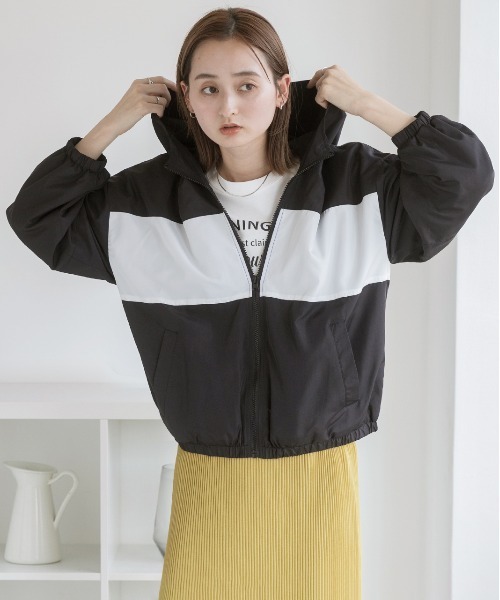 ad thie(アドティエ)の「フード付き バイカラー ブルゾン(ブルゾン・レディース・ブラック/ネイビー・MEDIUM/LARGE)」の6枚目の写真