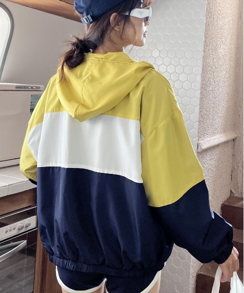 ad thie(アドティエ)の「フード付き バイカラー ブルゾン(ブルゾン・レディース・ブラック/ネイビー・MEDIUM/LARGE)」の8枚目の写真
