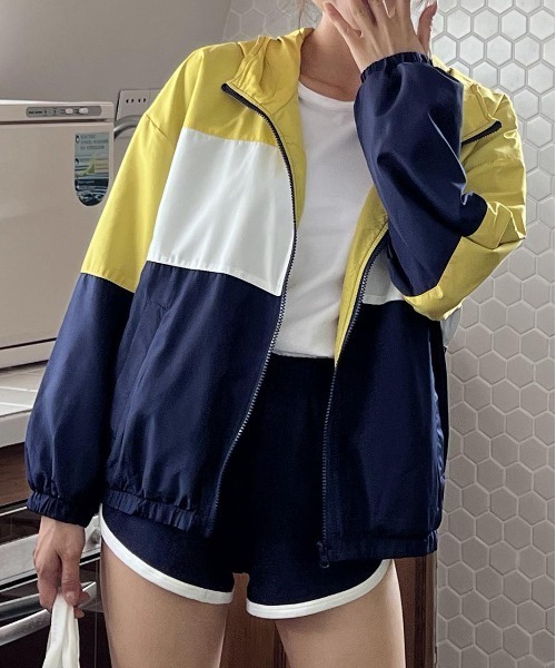 ad thie(アドティエ)の「フード付き バイカラー ブルゾン(ブルゾン・レディース・ブラック/ネイビー・MEDIUM/LARGE)」の9枚目の写真
