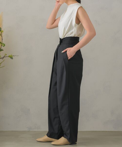 Kari & lili（カウリアンドリィリィ）の「high w tuck wide PT（その他パンツ・レディース・ブラック/ライトグレー・MEDIUM/LARGE）」の10枚目の写真