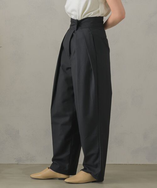 Kari & lili（カウリアンドリィリィ）の「high w tuck wide PT（その他パンツ・レディース・ブラック/ライトグレー・MEDIUM/LARGE）」の6枚目の写真