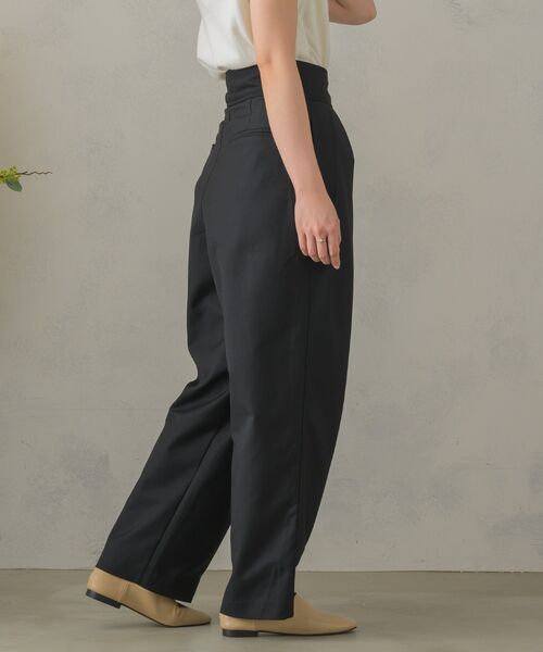 Kari & lili（カウリアンドリィリィ）の「high w tuck wide PT（その他パンツ・レディース・ブラック/ライトグレー・MEDIUM/LARGE）」の5枚目の写真