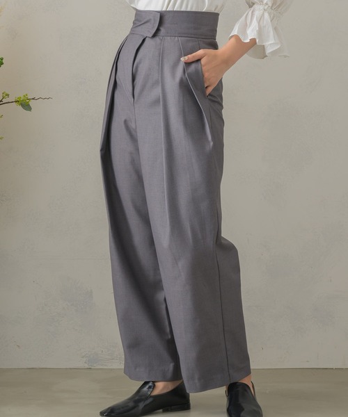 Kari & lili（カウリアンドリィリィ）の「high w tuck wide PT（その他パンツ・レディース・ブラック/ライトグレー・MEDIUM/LARGE）」の2枚目の写真