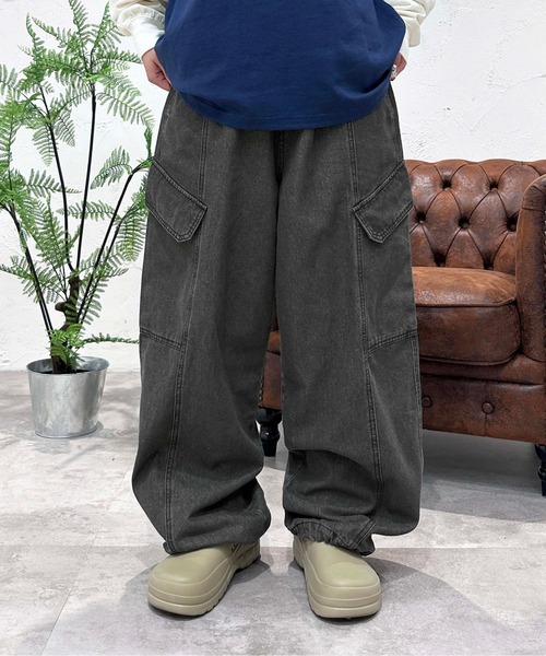 sedacle(セダクル)の「ルーズシルエットデニムカーゴパンツ(デニムパンツ・メンズ・ブラック・LARGE/MEDIUM)」の2枚目の写真