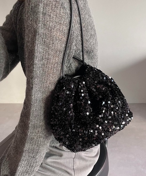 CAPRICIEUX LE'MAGE(カプリシューレマージュ)の「スパンコール巾着バッグ(ハンドバッグ・レディース・ブラック・FREE)」の4枚目の写真