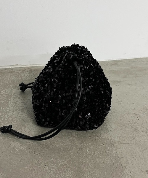 CAPRICIEUX LE'MAGE(カプリシューレマージュ)の「スパンコール巾着バッグ(ハンドバッグ・レディース・ブラック・FREE)」の6枚目の写真