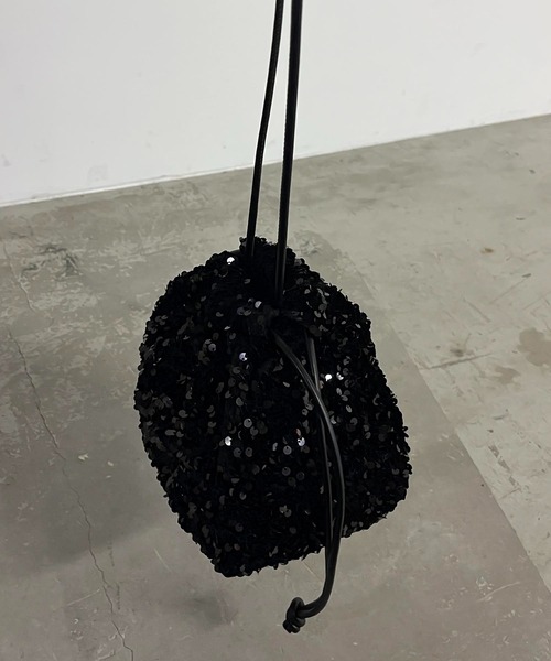 CAPRICIEUX LE'MAGE(カプリシューレマージュ)の「スパンコール巾着バッグ(ハンドバッグ・レディース・ブラック・FREE)」の8枚目の写真