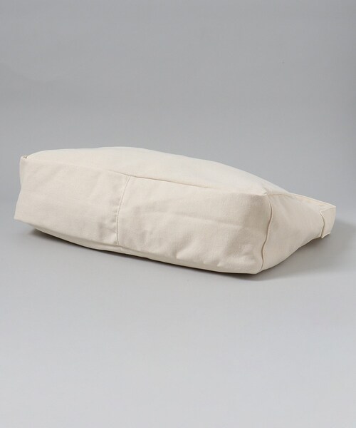 THE SHOP TK (ザ ショップ ティーケー )の「◆【ユニセックスでおすすめ!】キャンバスニュースペーパーバッグ/ビッグショルダーバッグ(ショルダーバッグ・メンズ・ブラック/オフホワイト・00)」の11枚目の写真