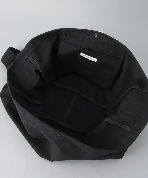 THE SHOP TK (ザ ショップ ティーケー )の「◆【ユニセックスでおすすめ!】キャンバスニュースペーパーバッグ/ビッグショルダーバッグ(ショルダーバッグ・メンズ・ブラック/オフホワイト・00)」の16枚目の写真