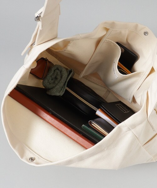 THE SHOP TK (ザ ショップ ティーケー )の「◆【ユニセックスでおすすめ!】キャンバスニュースペーパーバッグ/ビッグショルダーバッグ(ショルダーバッグ・メンズ・ブラック/オフホワイト・00)」の15枚目の写真