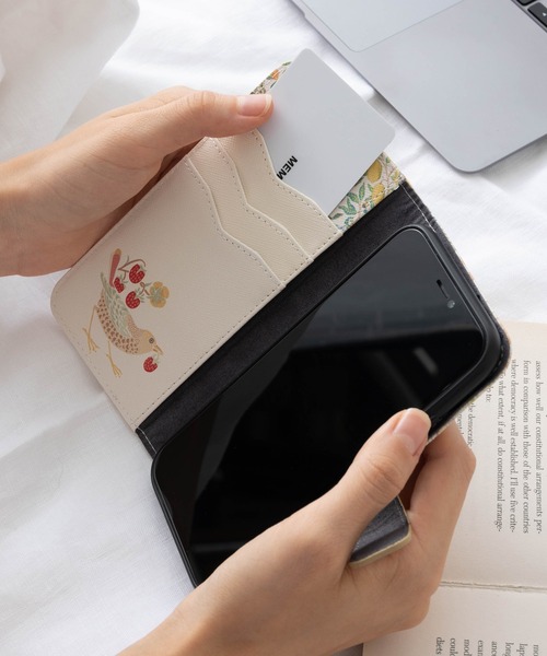 Jubilee(ジュビリー)の「ウィリアムモリス柄 PUレザー 手帳型 iPhoneケース カバー(スマホケース/カバー・レディース・その他3/その他4/その他1/その他2/その他5・iPhone 11/iPhone 14/iPhone 13/iPhone 7/8/SE(第2/第3世代)/iPhone 12/iPhone 15)」の7枚目の写真