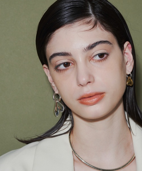 loni(ロニ)の「【金属アレルギー対応】Heart Asymmetry Pierce/ハートアシンメトリーフープピアス(ピアス(両耳用)・レディース・その他・FREE)」の11枚目の写真