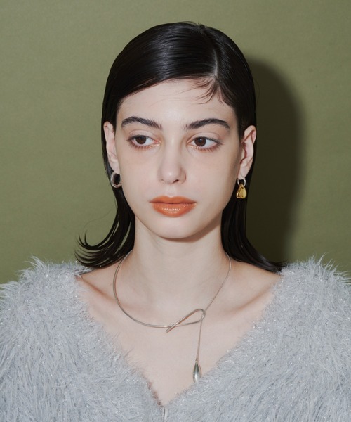 loni(ロニ)の「【金属アレルギー対応】Heart Asymmetry Pierce/ハートアシンメトリーフープピアス(ピアス(両耳用)・レディース・その他・FREE)」の6枚目の写真