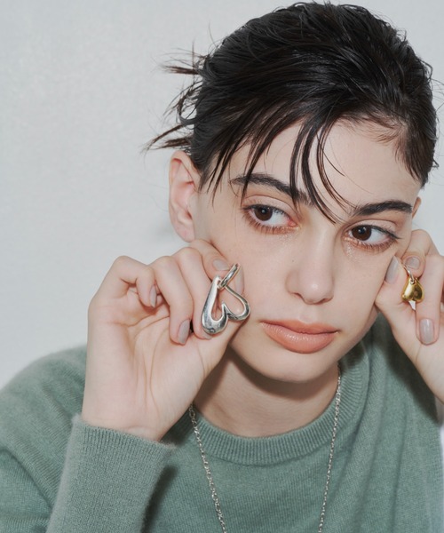 loni(ロニ)の「【金属アレルギー対応】Heart Asymmetry Pierce/ハートアシンメトリーフープピアス(ピアス(両耳用)・レディース・その他・FREE)」の7枚目の写真