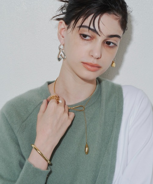 loni(ロニ)の「【金属アレルギー対応】Heart Asymmetry Pierce/ハートアシンメトリーフープピアス(ピアス(両耳用)・レディース・その他・FREE)」の8枚目の写真