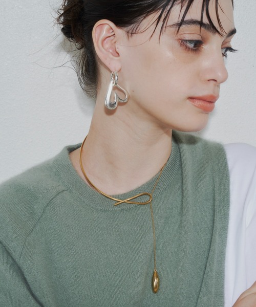 loni(ロニ)の「【金属アレルギー対応】Heart Asymmetry Pierce/ハートアシンメトリーフープピアス(ピアス(両耳用)・レディース・その他・FREE)」の9枚目の写真