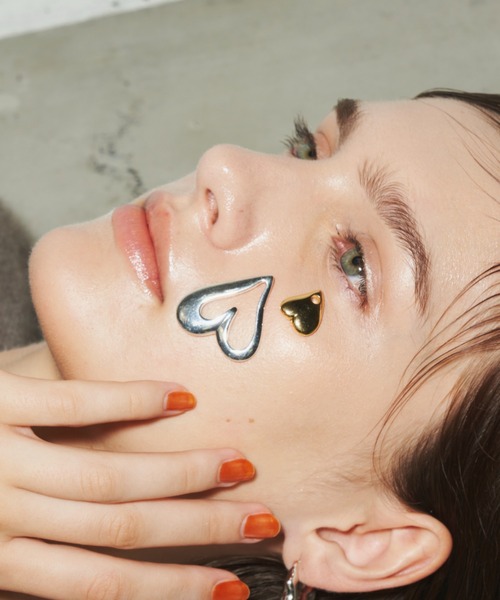 loni(ロニ)の「【金属アレルギー対応】Heart Asymmetry Pierce/ハートアシンメトリーフープピアス(ピアス(両耳用)・レディース・その他・FREE)」の15枚目の写真