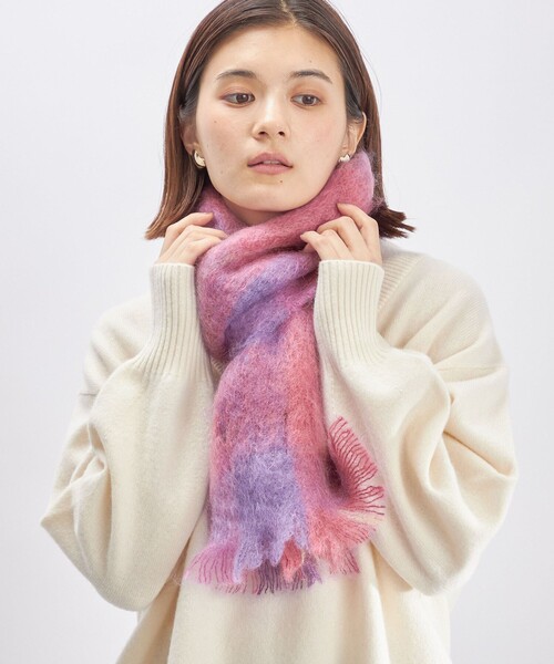 SHIPS（シップス）の「CUSHENDALE:MOHAIR DRUMIN STOLE ◇（マフラー・レディース・ベージュ/ブルー/ピンク系・ONE SIZE）」の14枚目の写真