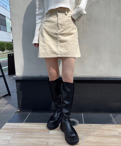 one after another NICE CLAUP(ワンアフターアナザーナイスクラップ)の「NC刺繍コール天台形ミニスカート(スカート・レディース・ライトグレー/ピンク/アイボリー/ネイビー・FREE)」の8枚目の写真