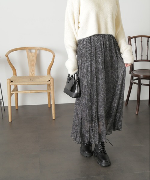 FREE'S MART(フリーズマート)の「ラメプリーツスカート(スカート・レディース・ブラック/ゴールド/シルバー・SMALL/MEDIUM)」の4枚目の写真