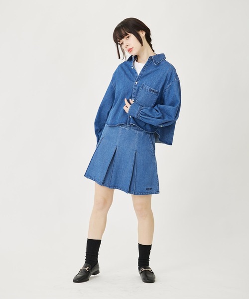 MILKFED.（ミルクフェド）の「BOX PLEAT MINI SKIRT（デニムスカート・レディース・ブラック/ライトインディゴブルー・M/S）」の5枚目の写真