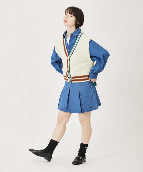 MILKFED.（ミルクフェド）の「BOX PLEAT MINI SKIRT（デニムスカート・レディース・ブラック/ライトインディゴブルー・M/S）」の6枚目の写真