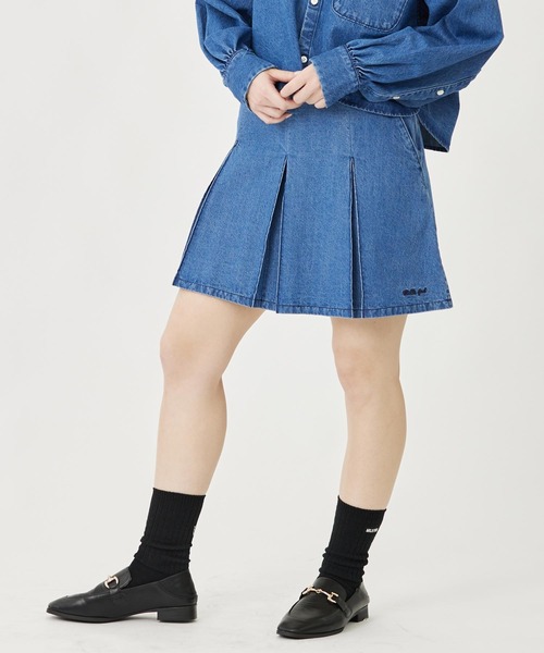 MILKFED.（ミルクフェド）の「BOX PLEAT MINI SKIRT（デニムスカート・レディース・ブラック/ライトインディゴブルー・M/S）」の18枚目の写真