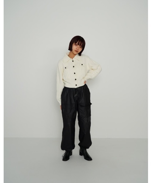 Enewd nina（エニュードニーナ）の「【ZOZO限定】ケーブル編み ニットカーディガン（カーディガン/ボレロ・レディース・ホワイト/グリーン・FREE）」の3枚目の写真