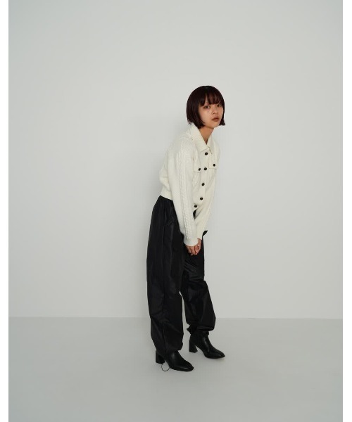 Enewd nina（エニュードニーナ）の「【ZOZO限定】ケーブル編み ニットカーディガン（カーディガン/ボレロ・レディース・ホワイト/グリーン・FREE）」の4枚目の写真