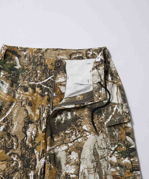 re_k by JUNRED（レクバイジュンレッド）の「re_k by JUNRED / オーバーワイドカーゴパンツ（カーゴパンツ・メンズ・ブラック/ホワイト/グリーン系その他2・L/S/M）」の21枚目の写真