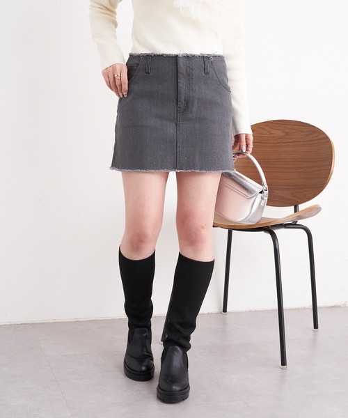 Chico（チコ）の「【2サイズ展開/セットアップ対応】ハートプリントローライズダメージデニムミニスカート（デニムスカート・レディース・グレー/スカイブルー/ブルー・1/0）」の13枚目の写真