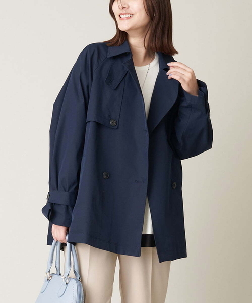 a.v.v（アーヴェヴェ）の「ラグランミディトレンチコート（トレンチコート・レディース・ネイビー/ベージュ・40/38/36）」の2枚目の写真