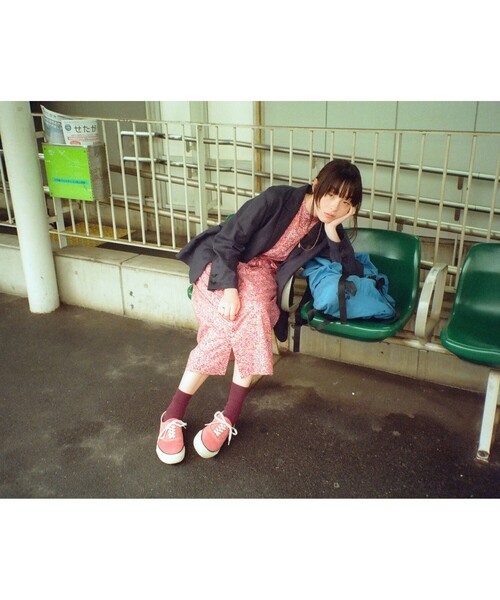 BEAMS BOY(ビームスボーイ)の「BEAMS BOY / リバティ ベルト ノースリーブ ワンピース(ワンピース・レディース・ピンク/ブラック・ONE SIZE)」の10枚目の写真