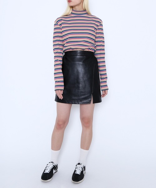 PUNYUS（プニュズ）の「マルチボーダーハイネックトップス（Tシャツ/カットソー・レディース・グリーン/ネイビー/パープル・1/2/3/4）」の13枚目の写真