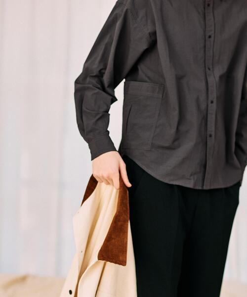 ITEMS URBANRESEARCH（アイテムズ アーバンリサーチ）の「タスランナイロン サイドポケット長袖シャツ（シャツ/ブラウス・メンズ・ブラック/チャコールグレー・LARGE/MEDIUM）」の21枚目の写真
