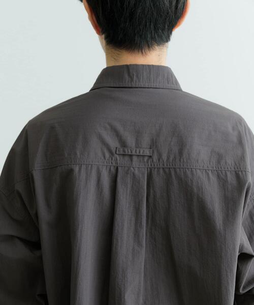 ITEMS URBANRESEARCH（アイテムズ アーバンリサーチ）の「タスランナイロン サイドポケット長袖シャツ（シャツ/ブラウス・メンズ・ブラック/チャコールグレー・LARGE/MEDIUM）」の18枚目の写真