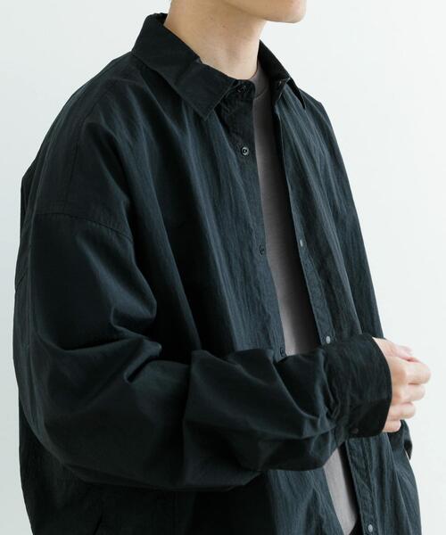 ITEMS URBANRESEARCH（アイテムズ アーバンリサーチ）の「タスランナイロン サイドポケット長袖シャツ（シャツ/ブラウス・メンズ・ブラック/チャコールグレー・LARGE/MEDIUM）」の3枚目の写真