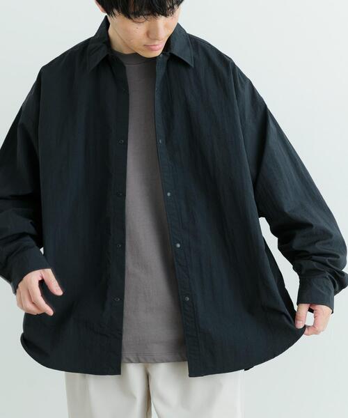 ITEMS URBANRESEARCH（アイテムズ アーバンリサーチ）の「タスランナイロン サイドポケット長袖シャツ（シャツ/ブラウス・メンズ・ブラック/チャコールグレー・LARGE/MEDIUM）」の5枚目の写真