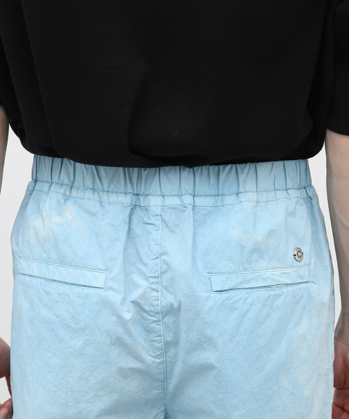 CALMER（カルメール）の「【CALMER / カルメール】別注 ナチュラルダイ パンツ(ムラゾメ)（スラックス・メンズ・サックスブルー・LARGE/MEDIUM）」の12枚目の写真