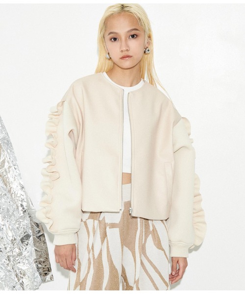 Settimissimo（セッティミッシモ）の「レザータッチ ダンボールニット フリルスリーブ ブルゾン（ブルゾン・レディース・アイボリー/ブラック・FREE）」の7枚目の写真