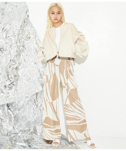 Settimissimo（セッティミッシモ）の「レザータッチ ダンボールニット フリルスリーブ ブルゾン（ブルゾン・レディース・アイボリー/ブラック・FREE）」の8枚目の写真