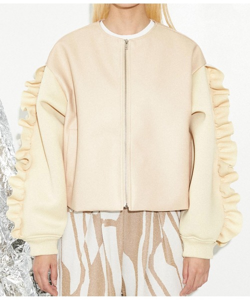 Settimissimo（セッティミッシモ）の「レザータッチ ダンボールニット フリルスリーブ ブルゾン（ブルゾン・レディース・アイボリー/ブラック・FREE）」の16枚目の写真