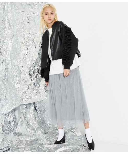 Settimissimo（セッティミッシモ）の「レザータッチ ダンボールニット フリルスリーブ ブルゾン（ブルゾン・レディース・アイボリー/ブラック・FREE）」の15枚目の写真