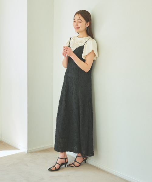 mysty woman(ミスティウーマン)の「バルーンスリーブギャザーブラウス 113513(シャツ/ブラウス・レディース・ブルー/オフホワイト/ブラック・FREE)」の22枚目の写真