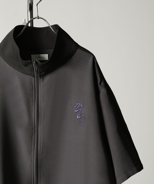 NILWAY（ニルウェイ）の「花刺繍配色ライン半袖 トラックジャケット（ジャージ・メンズ・ネイビー/ライトグレー/アイボリー/ライトブルー/チャコールグレー・MEDIUM/LARGE）」の13枚目の写真
