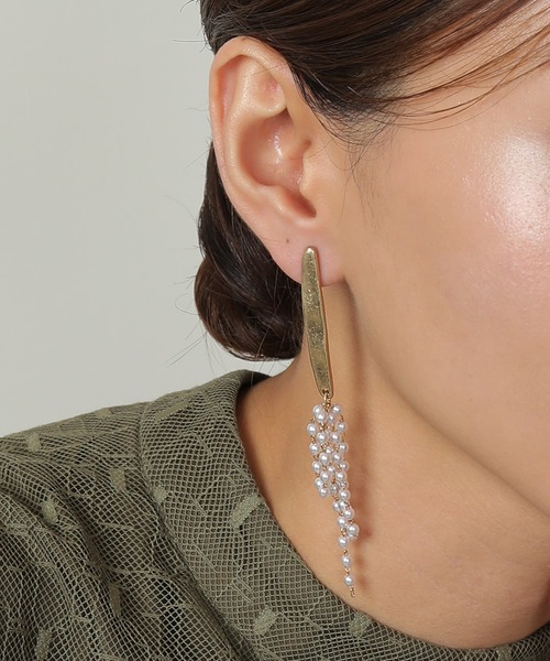 Kana(カナ)の「メタル パール コンビ ライン ボリューム ピアス 結婚式 パーティー(ピアス(両耳用)・レディース・シルバー/ゴールド・フリー)」の1枚目の写真