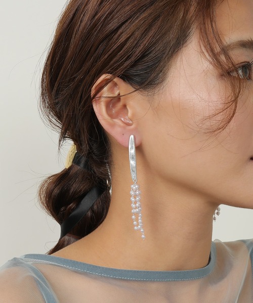 Kana(カナ)の「メタル パール コンビ ライン ボリューム ピアス 結婚式 パーティー(ピアス(両耳用)・レディース・シルバー/ゴールド・フリー)」の3枚目の写真
