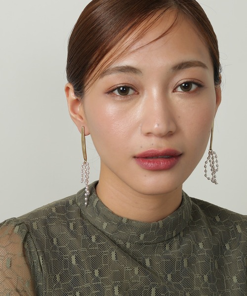 Kana(カナ)の「メタル パール コンビ ライン ボリューム ピアス 結婚式 パーティー(ピアス(両耳用)・レディース・シルバー/ゴールド・フリー)」の8枚目の写真