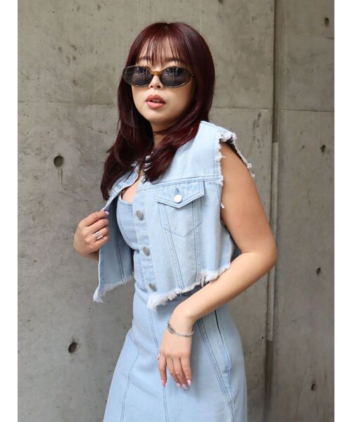 EVRIS(エヴリス)の「フリンジデザインデニムショートベスト(デニムジャケット・レディース・インディゴブルー/ライトブルー・FREE)」の6枚目の写真